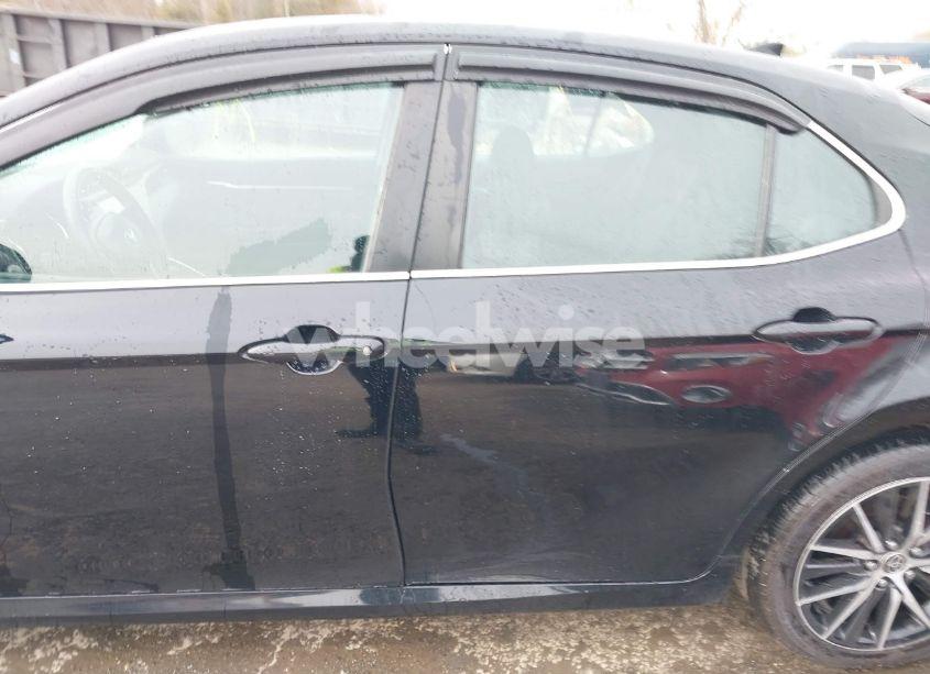 Photo 14 of 2020 Toyota Camry LE HYBRID (VIN 4T1C31AK2LU538685)