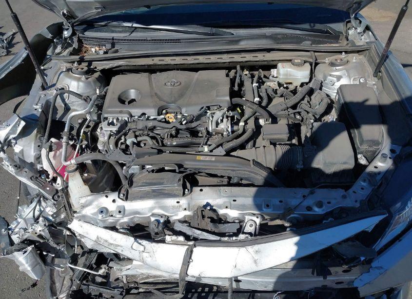 Photo 10 of 2020 Toyota Camry LE HYBRID (VIN 4T1C31AK2LU541652)