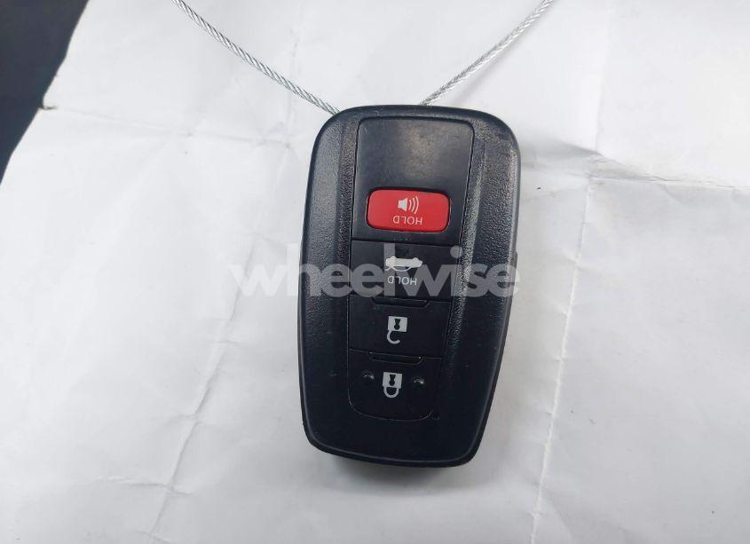 Photo 11 of 2020 Toyota Camry LE HYBRID (VIN 4T1C31AK2LU544731)