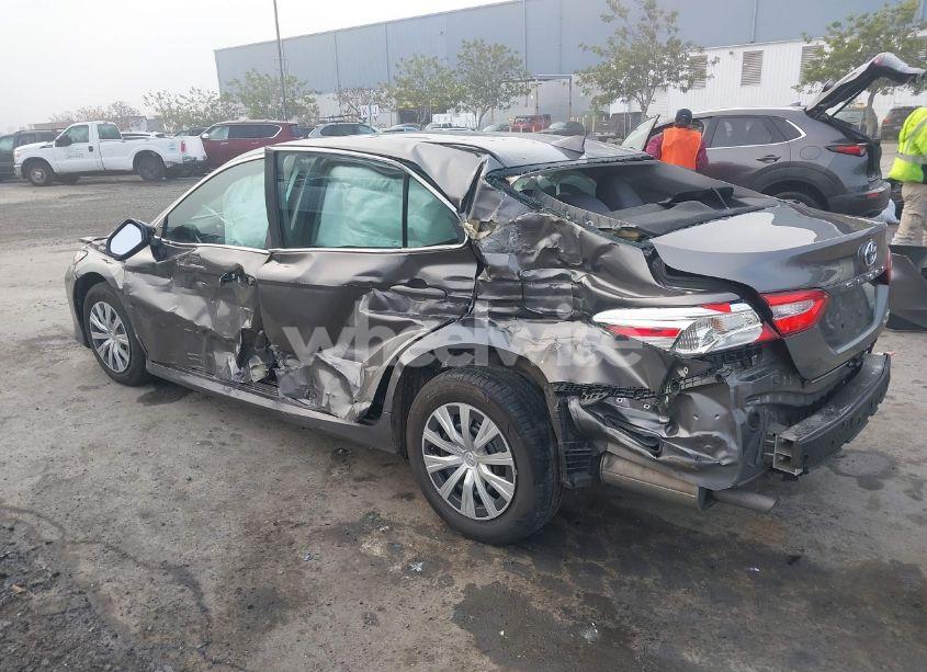 Photo 3 of 2020 Toyota Camry LE HYBRID (VIN 4T1C31AK2LU544731)