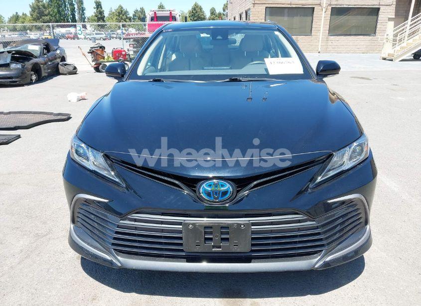 Photo 12 of 2021 Toyota Camry LE HYBRID (VIN 4T1C31AK2MU561188)