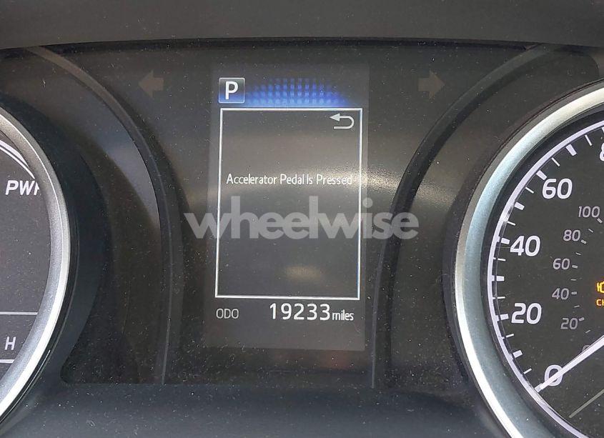 Photo 15 of 2021 Toyota Camry LE HYBRID (VIN 4T1C31AK2MU561188)