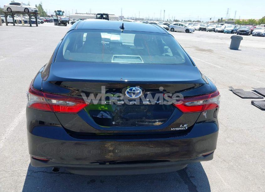 Photo 16 of 2021 Toyota Camry LE HYBRID (VIN 4T1C31AK2MU561188)