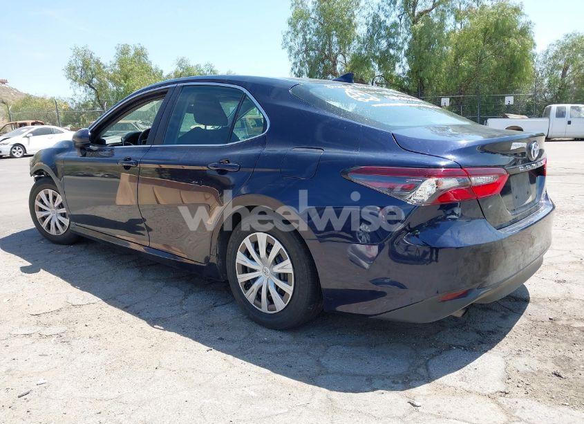 Photo 3 of 2022 Toyota Camry LE HYBRID (VIN 4T1C31AK2NU572063)