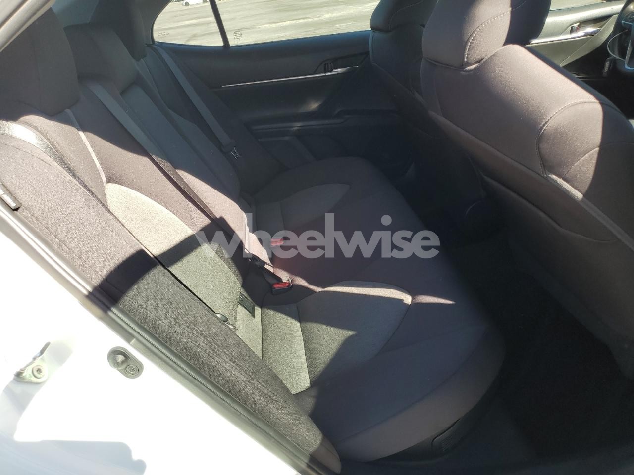 Photo 10 of 2022 TOYOTA CAMRY LE (VIN 4T1C31AK2NU575058)