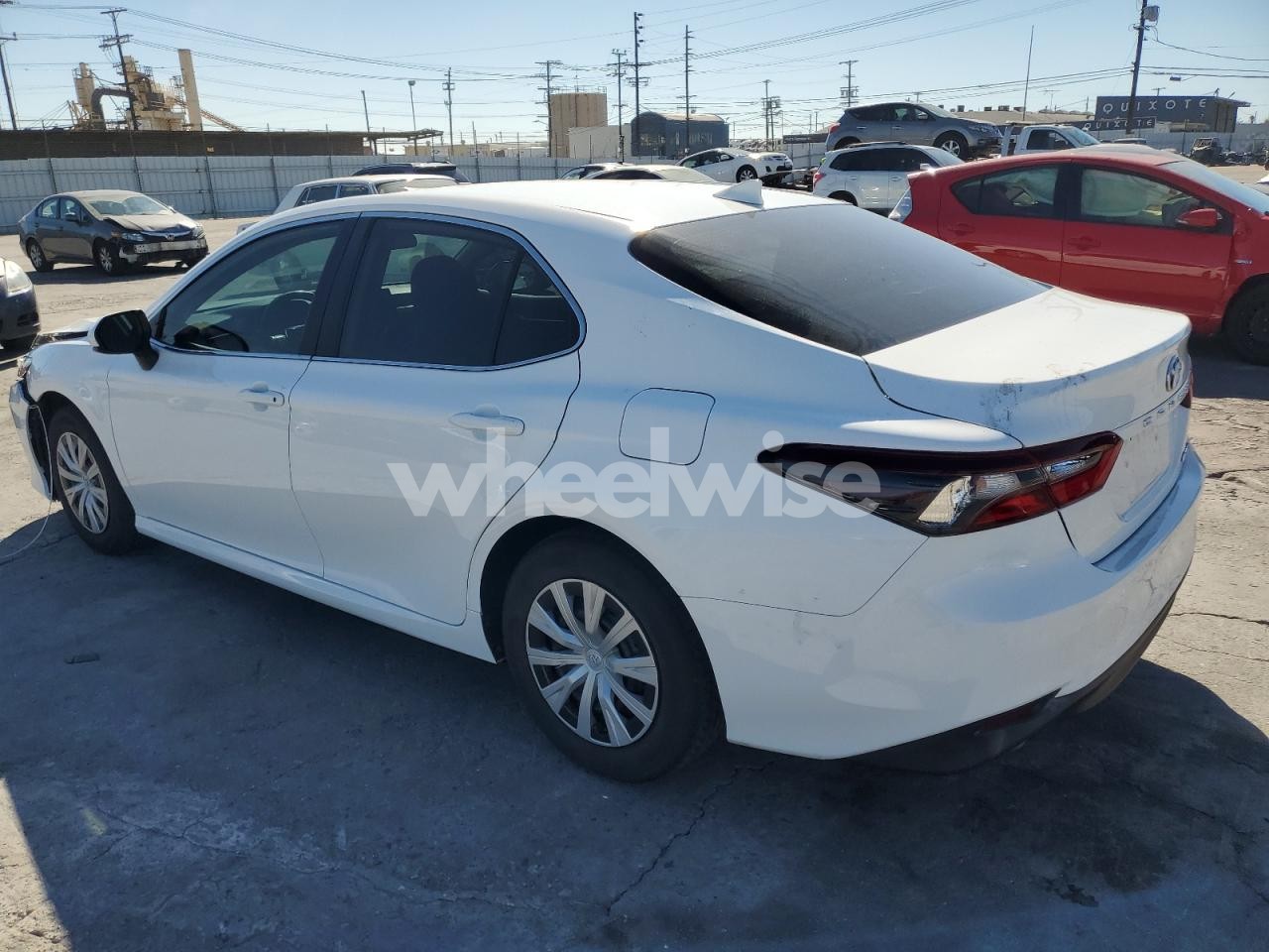 Photo 2 of 2022 TOYOTA CAMRY LE (VIN 4T1C31AK2NU575058)