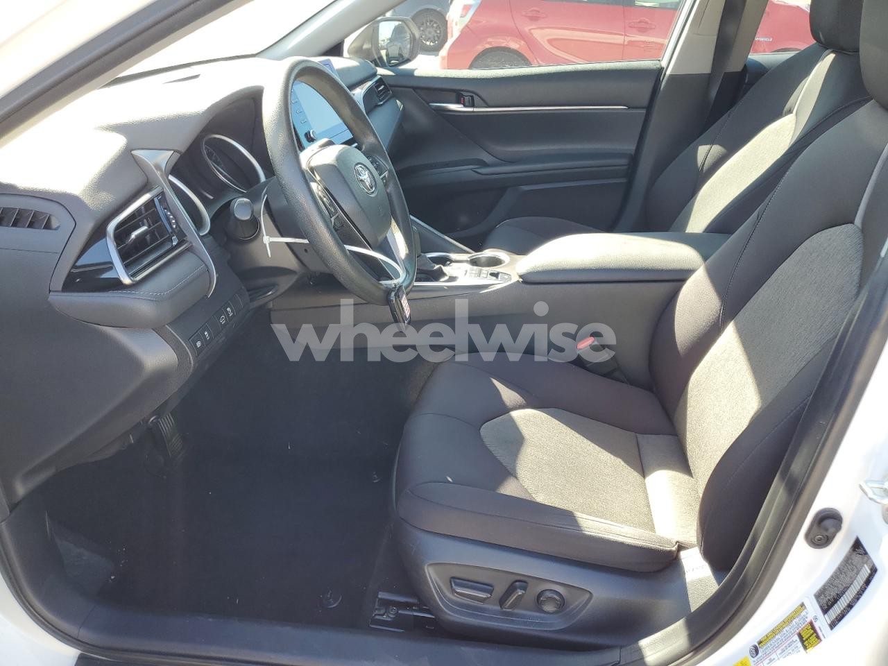 Photo 7 of 2022 TOYOTA CAMRY LE (VIN 4T1C31AK2NU575058)