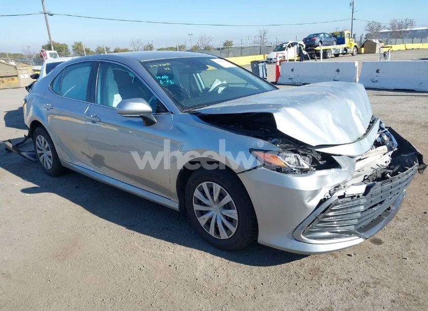 2022 Toyota Camry LE HYBRID (VIN 4T1C31AK2NU578509) main photo
