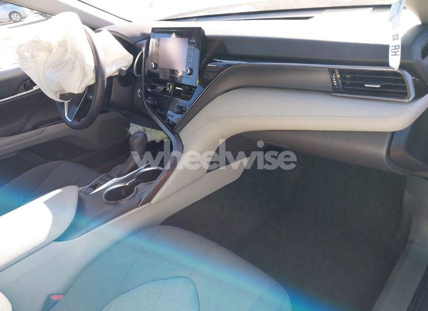 Photo 5 of 2022 Toyota Camry LE HYBRID (VIN 4T1C31AK2NU578509)