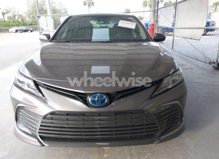 Photo 12 of 2022 Toyota Camry LE HYBRID (VIN 4T1C31AK2NU598498)
