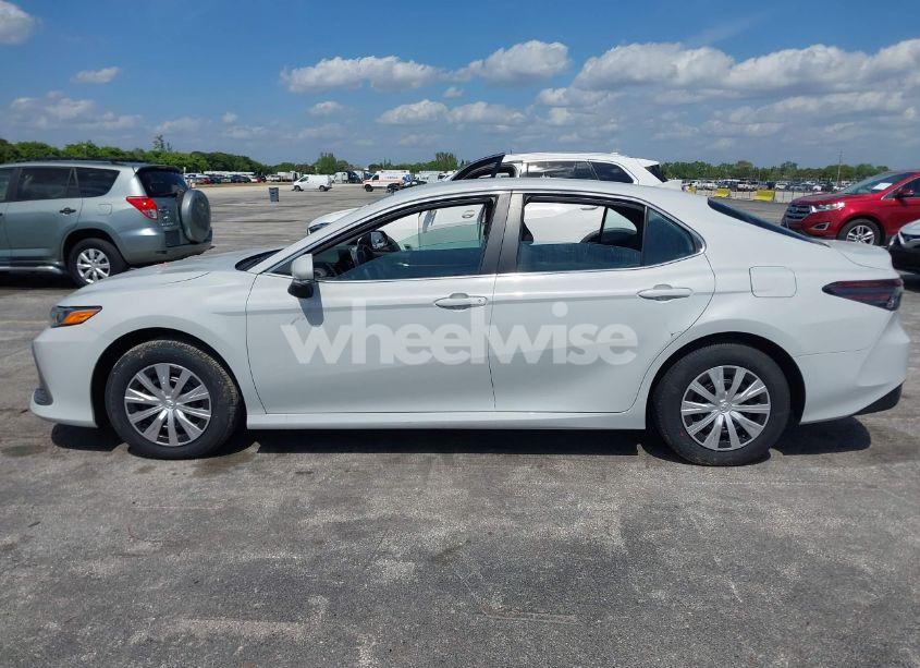 Photo 14 of 2024 Toyota Camry HYBRID LE (VIN 4T1C31AK2RU077836)