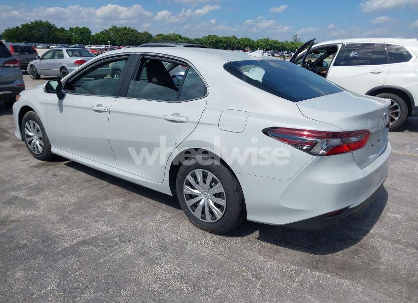Photo 3 of 2024 Toyota Camry HYBRID LE (VIN 4T1C31AK2RU077836)