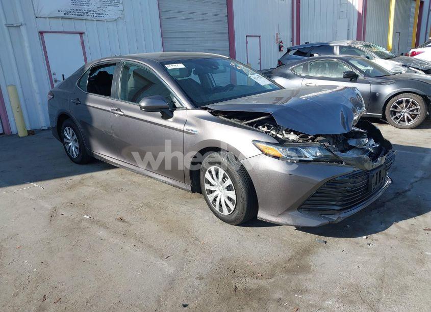 2020 Toyota Camry LE HYBRID (VIN 4T1C31AK3LU018365) main photo