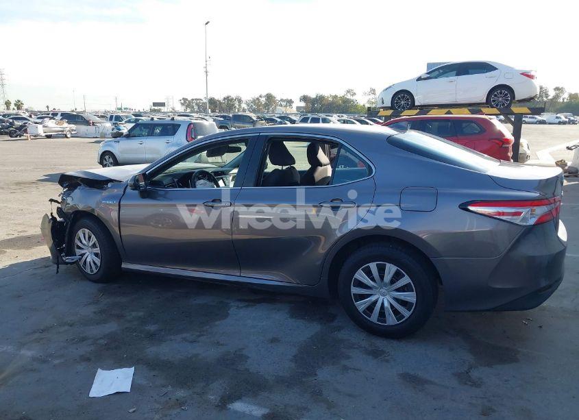 Photo 14 of 2020 Toyota Camry LE HYBRID (VIN 4T1C31AK3LU018365)
