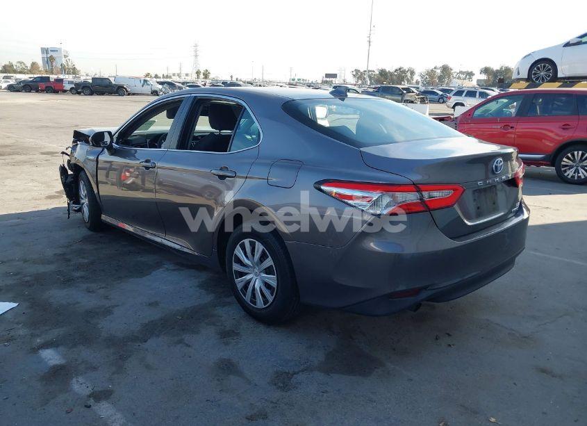 Photo 3 of 2020 Toyota Camry LE HYBRID (VIN 4T1C31AK3LU018365)