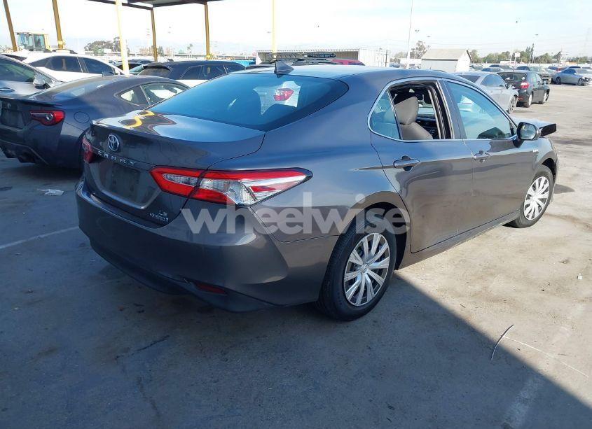 Photo 4 of 2020 Toyota Camry LE HYBRID (VIN 4T1C31AK3LU018365)