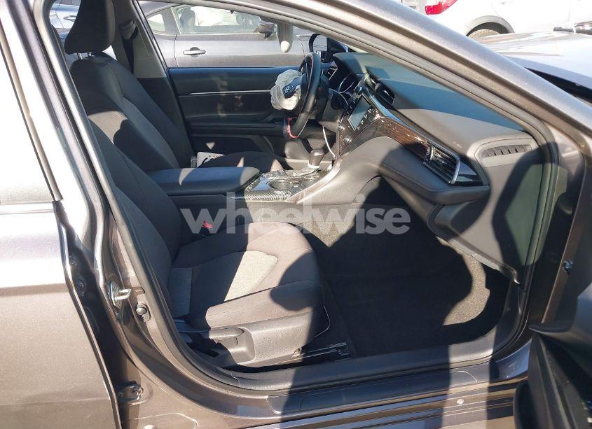 Photo 5 of 2020 Toyota Camry LE HYBRID (VIN 4T1C31AK3LU018365)