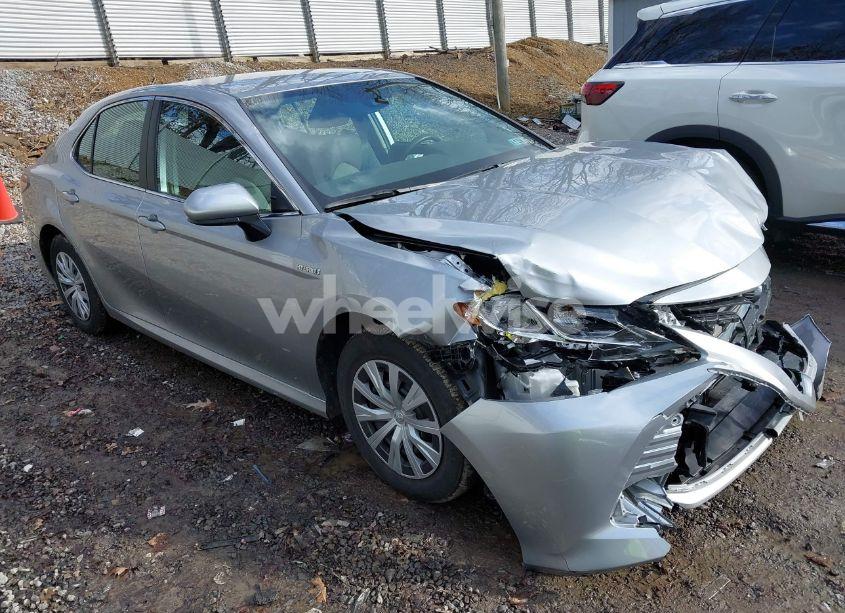 2020 Toyota Camry LE HYBRID (VIN 4T1C31AK3LU533902) main photo