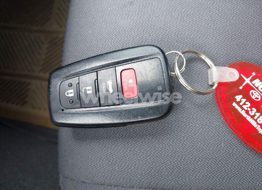 Photo 11 of 2020 Toyota Camry LE HYBRID (VIN 4T1C31AK3LU533902)