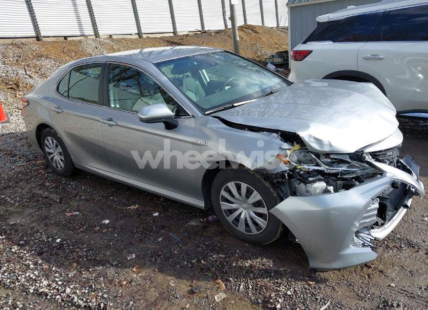 Photo 13 of 2020 Toyota Camry LE HYBRID (VIN 4T1C31AK3LU533902)