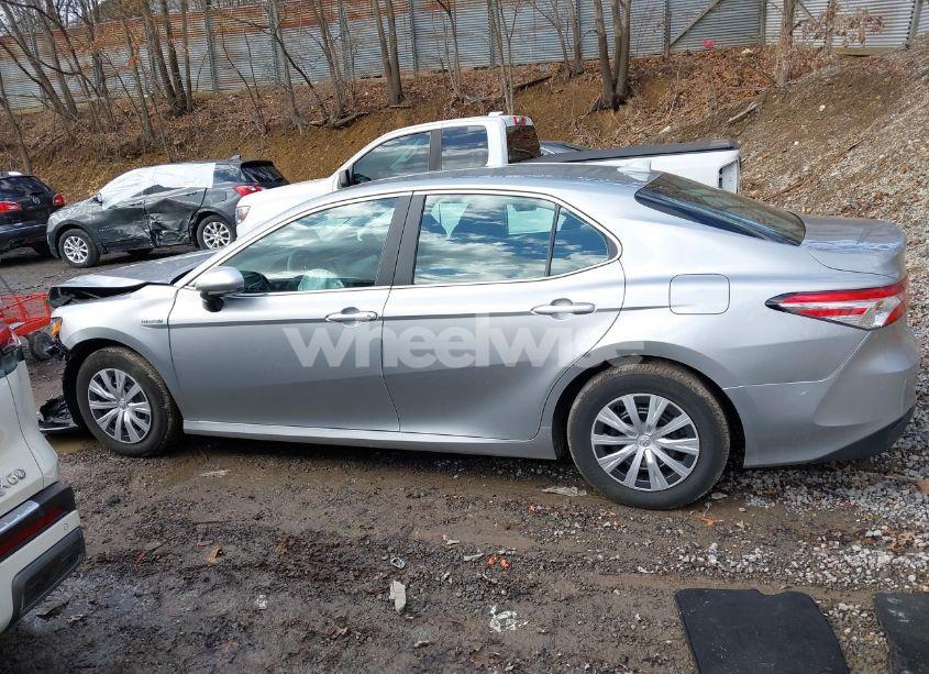 Photo 14 of 2020 Toyota Camry LE HYBRID (VIN 4T1C31AK3LU533902)