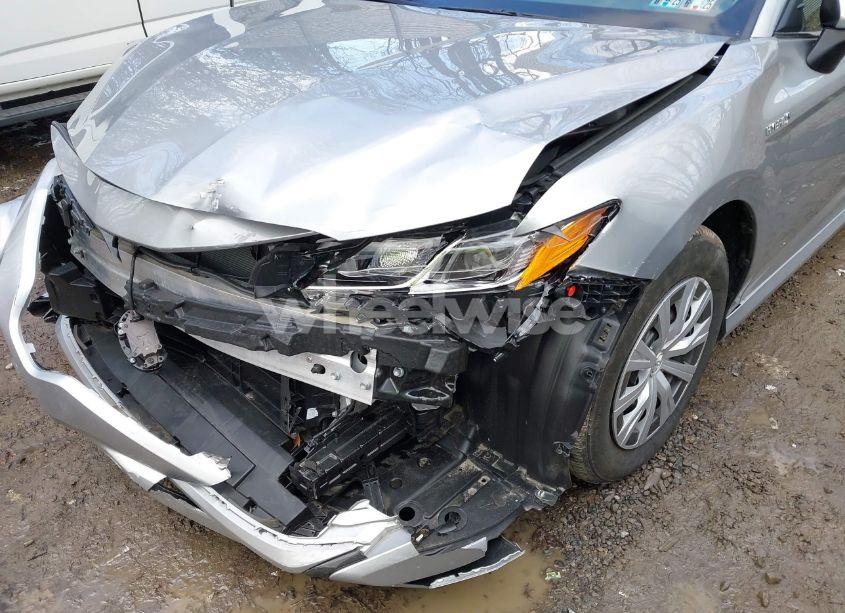 Photo 17 of 2020 Toyota Camry LE HYBRID (VIN 4T1C31AK3LU533902)