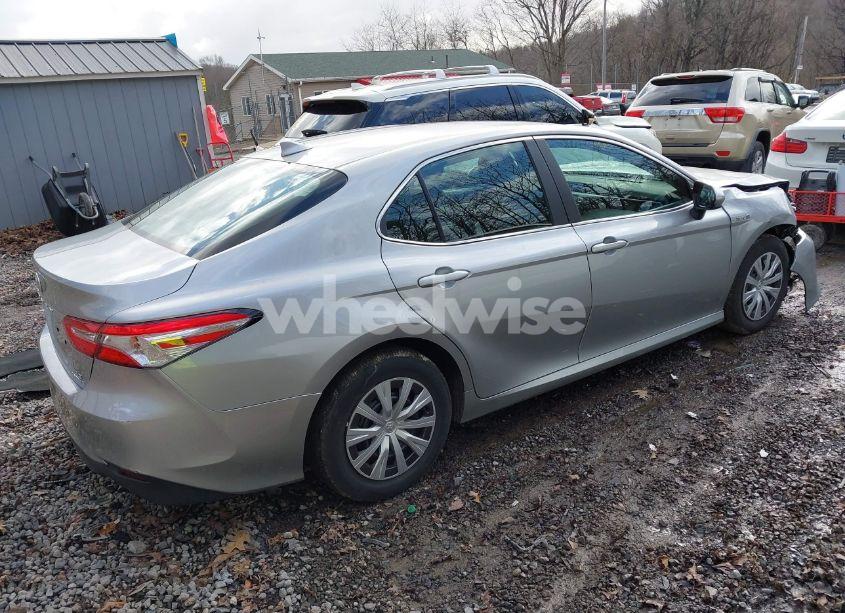 Photo 4 of 2020 Toyota Camry LE HYBRID (VIN 4T1C31AK3LU533902)