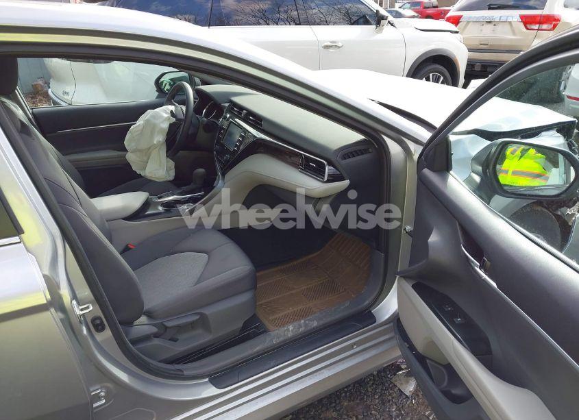 Photo 5 of 2020 Toyota Camry LE HYBRID (VIN 4T1C31AK3LU533902)