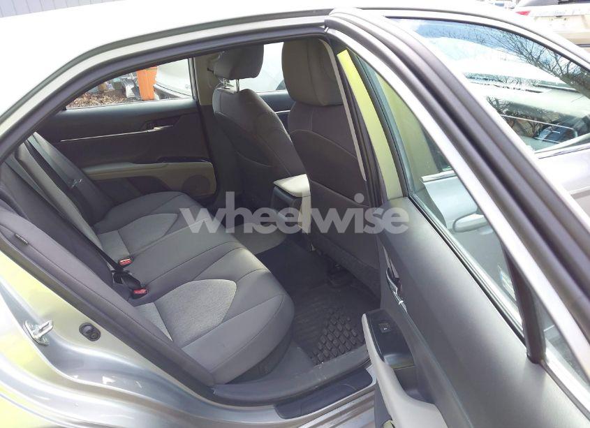 Photo 8 of 2020 Toyota Camry LE HYBRID (VIN 4T1C31AK3LU533902)