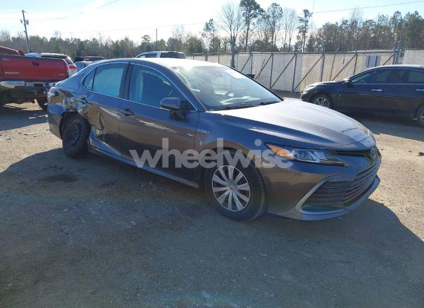 2021 Toyota Camry LE HYBRID (VIN 4T1C31AK3MU022515) main photo