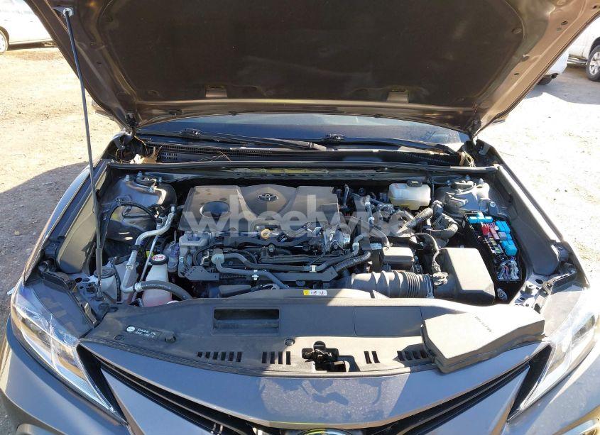 Photo 10 of 2021 Toyota Camry LE HYBRID (VIN 4T1C31AK3MU022515)