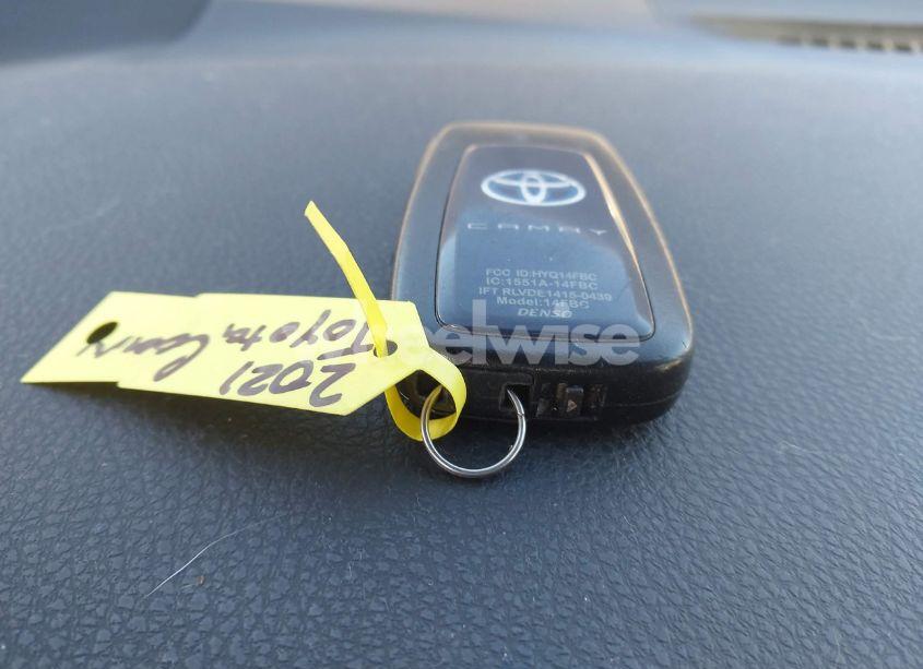 Photo 11 of 2021 Toyota Camry LE HYBRID (VIN 4T1C31AK3MU022515)