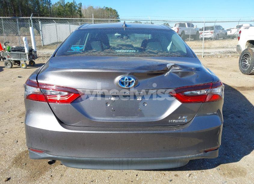 Photo 16 of 2021 Toyota Camry LE HYBRID (VIN 4T1C31AK3MU022515)