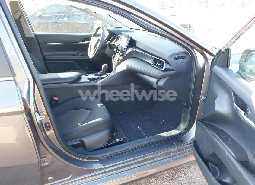 Photo 5 of 2021 Toyota Camry LE HYBRID (VIN 4T1C31AK3MU022515)