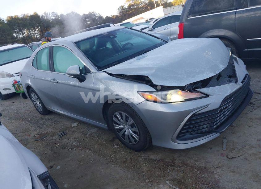 2022 Toyota Camry LE HYBRID (VIN 4T1C31AK3NU584626) main photo