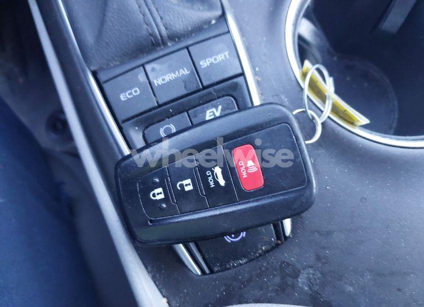 Photo 11 of 2022 Toyota Camry LE HYBRID (VIN 4T1C31AK3NU584626)
