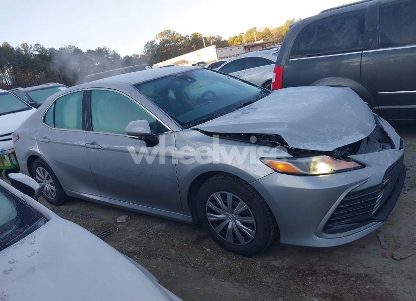 Photo 13 of 2022 Toyota Camry LE HYBRID (VIN 4T1C31AK3NU584626)