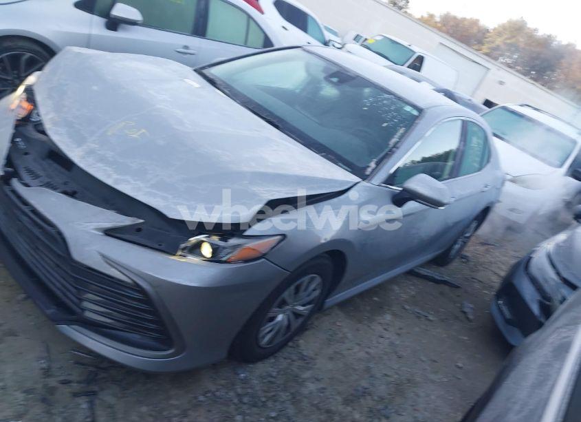 Photo 14 of 2022 Toyota Camry LE HYBRID (VIN 4T1C31AK3NU584626)