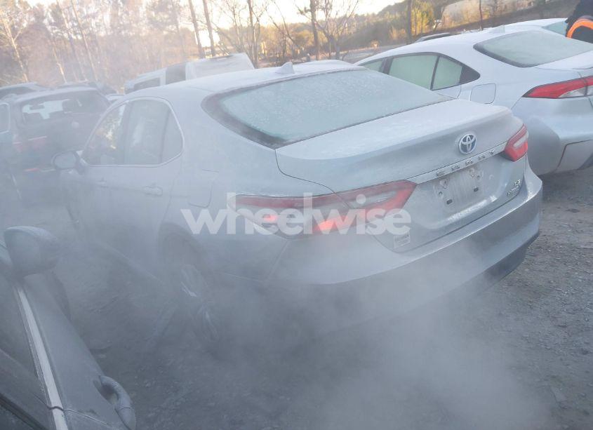 Photo 3 of 2022 Toyota Camry LE HYBRID (VIN 4T1C31AK3NU584626)