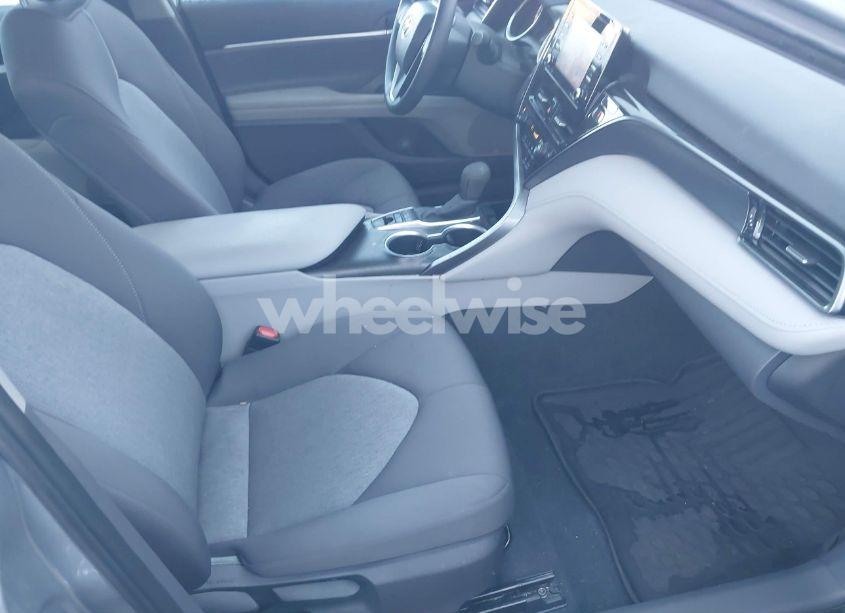 Photo 5 of 2022 Toyota Camry LE HYBRID (VIN 4T1C31AK3NU584626)