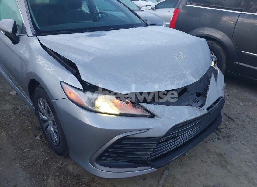 Photo 6 of 2022 Toyota Camry LE HYBRID (VIN 4T1C31AK3NU584626)