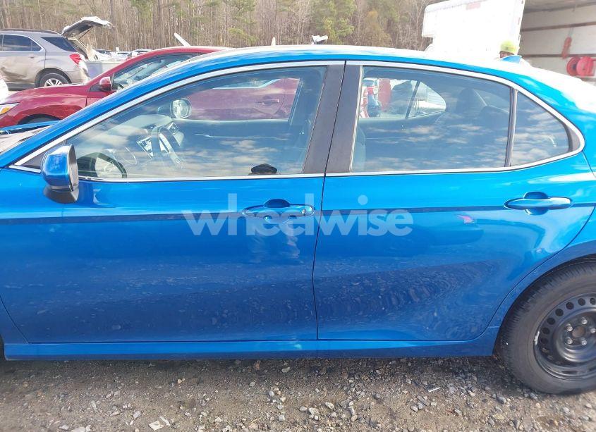 Photo 15 of 2020 Toyota Camry LE HYBRID (VIN 4T1C31AK4LU015586)