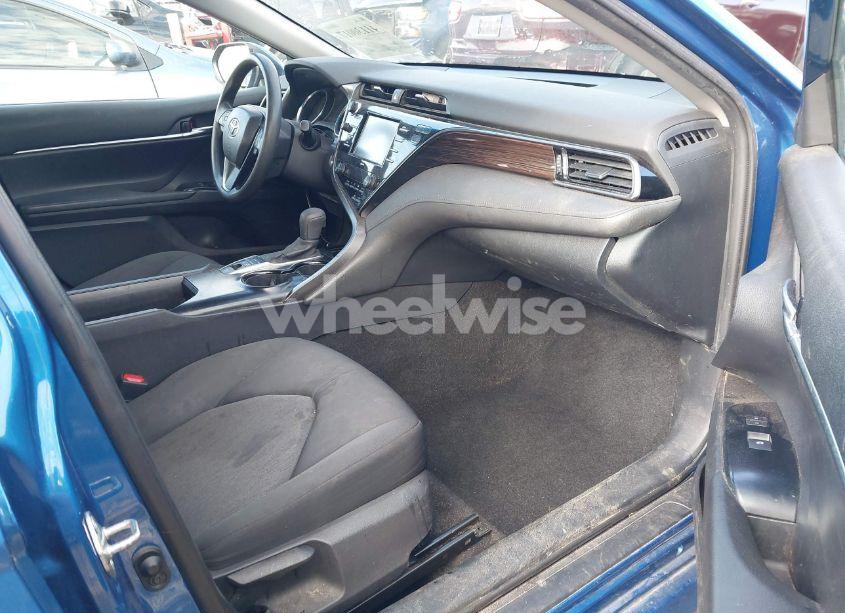 Photo 5 of 2020 Toyota Camry LE HYBRID (VIN 4T1C31AK4LU015586)