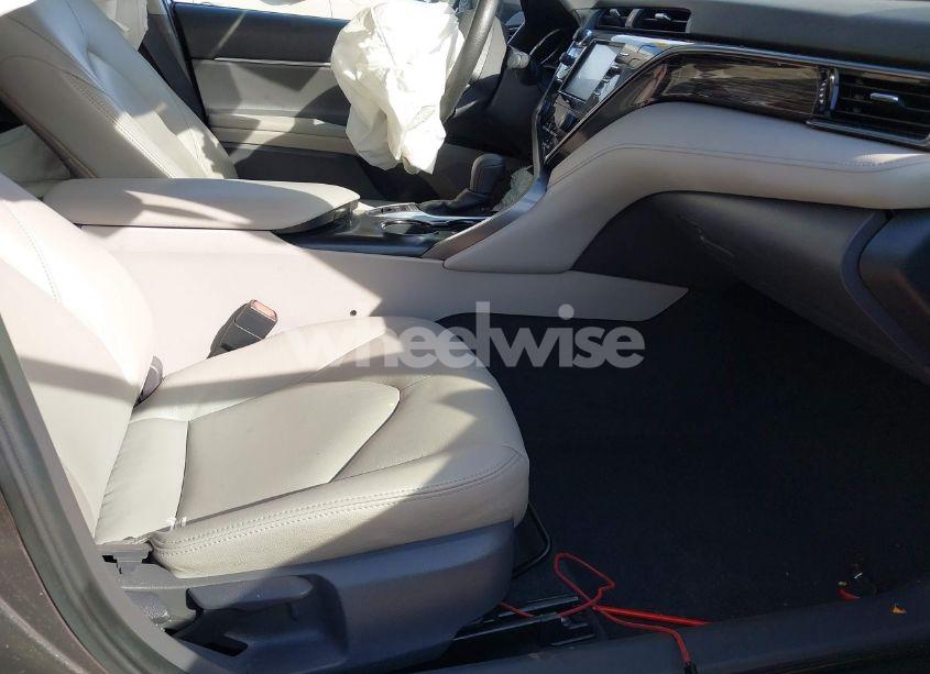 Photo 5 of 2020 Toyota Camry LE HYBRID (VIN 4T1C31AK4LU540759)