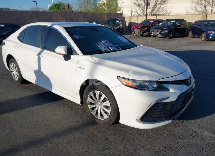 2021 Toyota Camry LE HYBRID (VIN 4T1C31AK4MU549057) main photo
