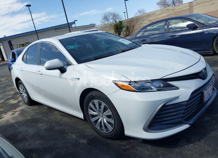 Photo 14 of 2021 Toyota Camry LE HYBRID (VIN 4T1C31AK4MU549057)