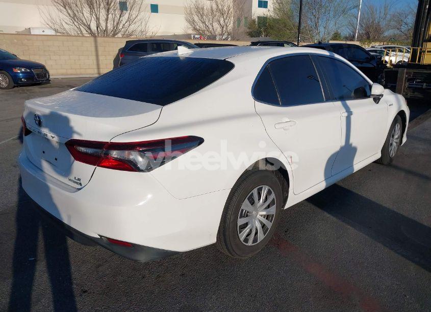 Photo 4 of 2021 Toyota Camry LE HYBRID (VIN 4T1C31AK4MU549057)