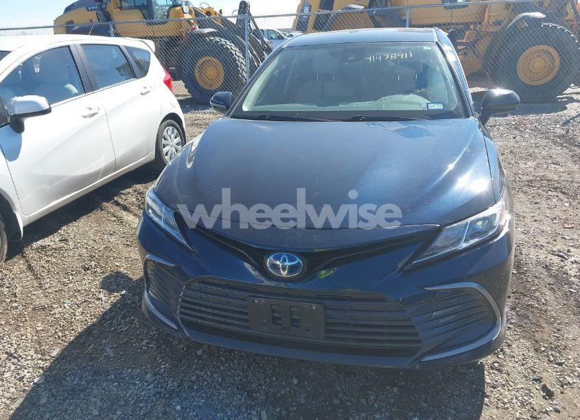 Photo 12 of 2021 Toyota Camry LE HYBRID (VIN 4T1C31AK4MU562133)
