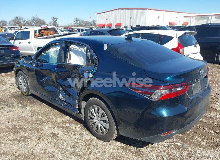 Photo 3 of 2021 Toyota Camry LE HYBRID (VIN 4T1C31AK4MU562133)