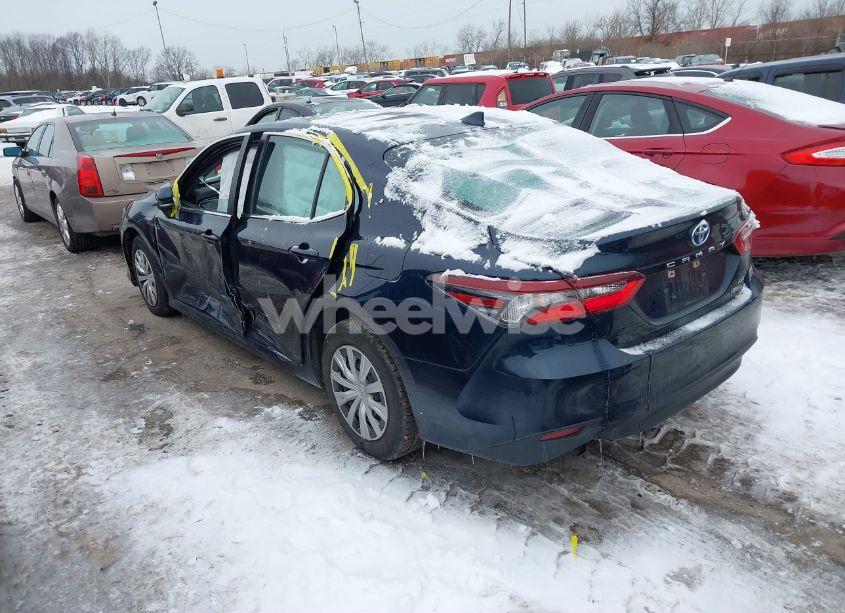 Photo 3 of 2021 Toyota Camry LE HYBRID (VIN 4T1C31AK4MU564271)